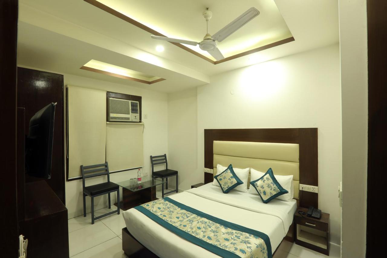 Hotel Hoxton Pride At Delhi Airport 3*